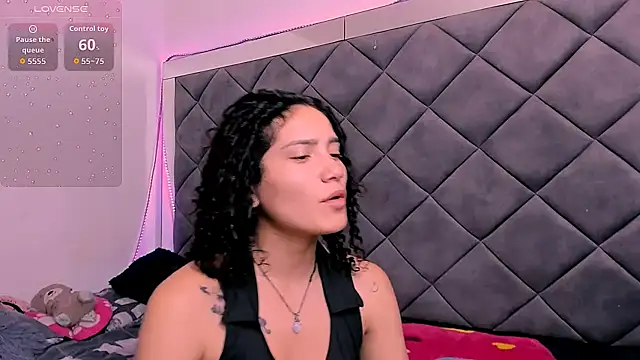 Nellyhills online show from November 18, 6:00 pm