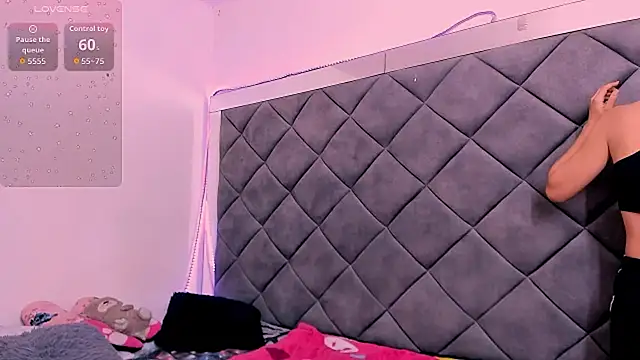 Nellyhills online show from November 10, 1:49 pm