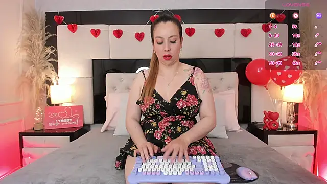 CarlaRossi  online show from February 18, 8:05 pm