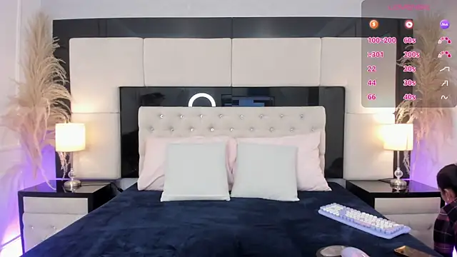 CarlaRossi  online show from April 15, 7:58 pm