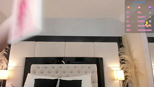 CarlaRossi  online show from October 2, 7:39 pm