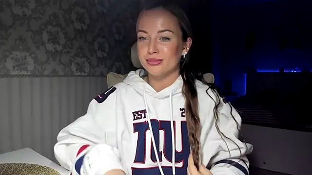 jennifer838 online show from May 7, 8:23 pm