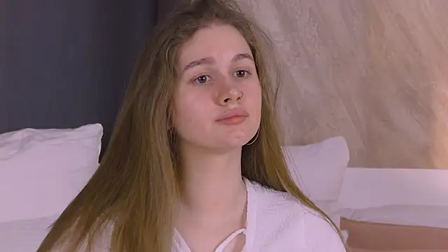 EllieHayes online show from March 15, 9:22 pm