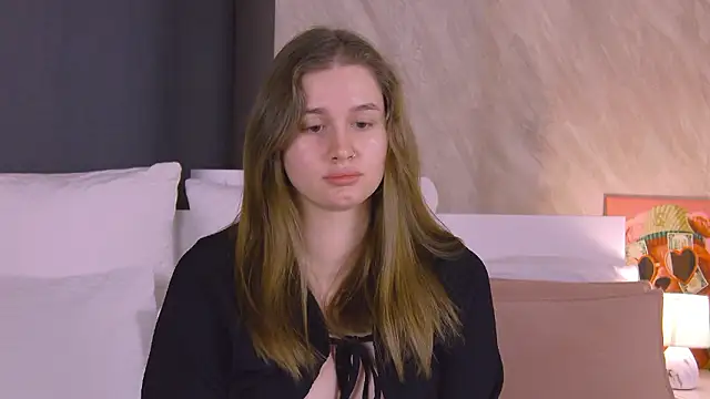 EllieHayes online show from March 9, 8:34 pm