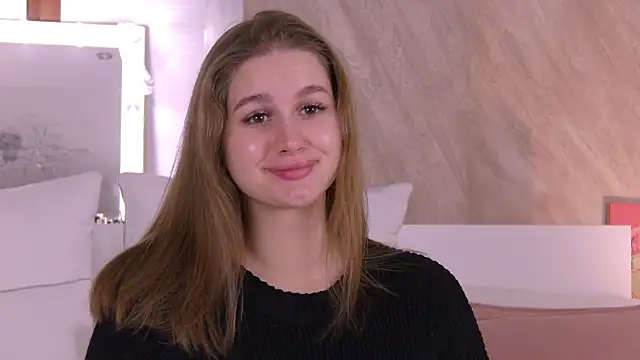 Snapshot of EllieHayes chatting on November 17, 6:23 pm EllieHayes online show from November 17, 6:23 pm