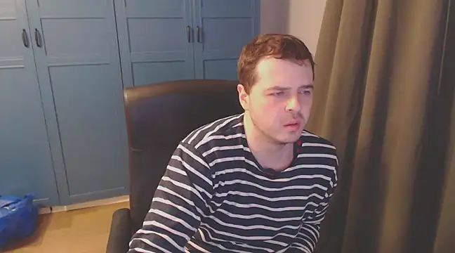 Snapshot of CuteMan33 chatting on December 15, 6:40 am CuteMan33 online show from December 15, 6:40 am