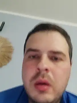 Snapshot of CuteMan33 chatting on October 20, 2:13 am CuteMan33 online show from October 20, 2:13 am