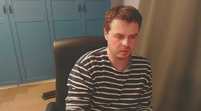 Snapshot of CuteMan33 chatting on December 16, 2:25 am CuteMan33 online show from December 16, 2:25 am