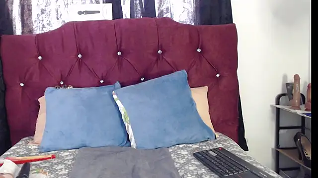 Snapshot of Astrid_Mller chatting on July 8, 2:29 pm Astrid Mller online show from July 8, 2:29 pm