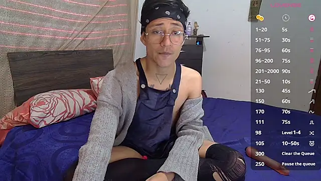 Snapshot of Sweet_c4mer0n chatting on October 10, 9:26 pm Sweet c4mer0n online show from October 10, 9:26 pm
