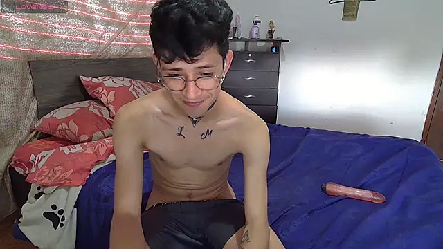 Snapshot of Sweet_c4mer0n chatting on October 13, 5:47 pm Sweet c4mer0n online show from October 13, 5:47 pm