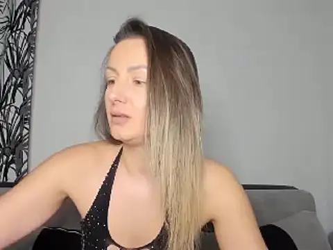 Snapshot of AudreyJoy chatting on February 16, 1:14 am AudreyJoy online show from February 16, 1:14 am