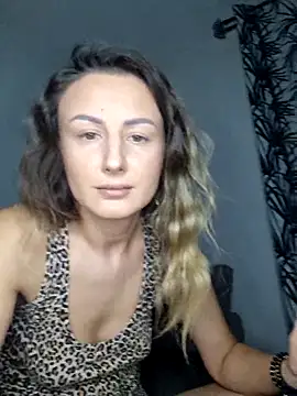 Snapshot of AudreyJoy chatting on January 19, 1:32 am AudreyJoy online show from January 19, 1:32 am