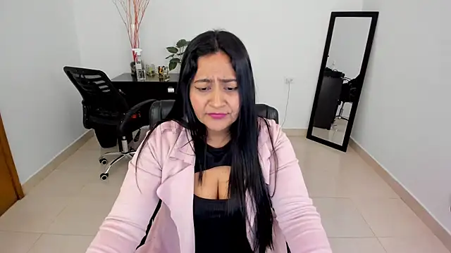 Snapshot of Adele_Sweett chatting on March 18, 1:01 pm Adele Sweett online show from March 18, 1:01 pm