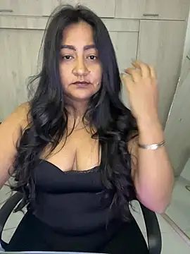 Snapshot of Adele_Sweett chatting on June 8, 10:38 am Adele Sweett online show from June 8, 10:38 am