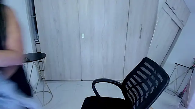 Snapshot of Adele_Sweett chatting on July 6, 11:06 am Adele Sweett online show from July 6, 11:06 am