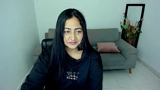 Adele Sweett online show from December 19, 10:17 am