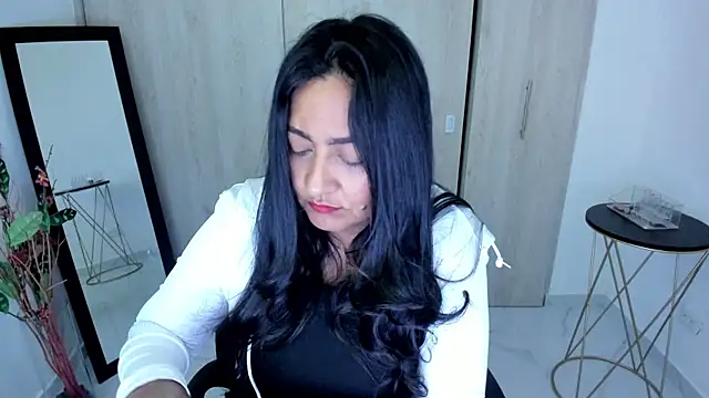 Adele Sweett online show from May 26, 10:46 am