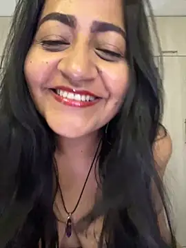 Snapshot of Adele_Sweett chatting on July 9, 10:48 am Adele Sweett online show from July 9, 10:48 am