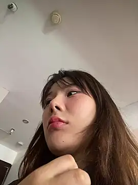 ChuChu1991 online show from April 10, 6:20 am