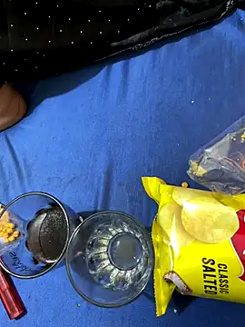 Snapshot of United3 chatting on November 12, 7:56 am United3 online show from November 12, 7:56 am