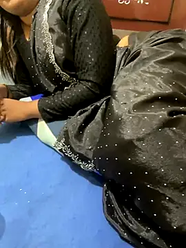 Snapshot of United3 chatting on November 23, 10:14 am United3 online show from November 23, 10:14 am