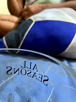 Snapshot of United3 chatting on November 2, 9:25 am United3 online show from November 2, 9:25 am