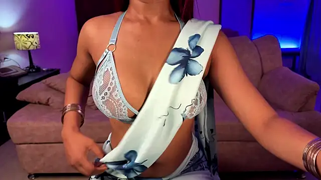 Snapshot of SEXY_JENNY_ chatting on June 19, 6:25 pm SEXY JENNY online show from June 19, 6:25 pm