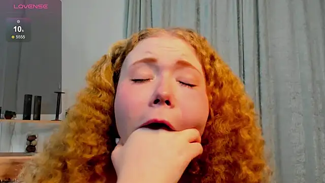 Snapshot of CateDale chatting on March 16, 7:17 pm CateDale online show from March 16, 7:17 pm