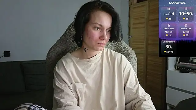 esajukyy online show from February 17, 4:37 pm