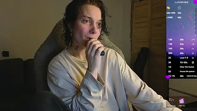 esajukyy online show from March 21, 2:43 pm