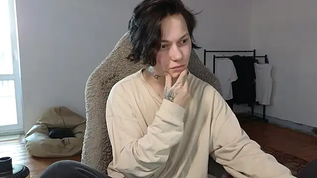 Snapshot of esajukyy chatting on July 8, 1:01 pm esajukyy online show from July 8, 1:01 pm