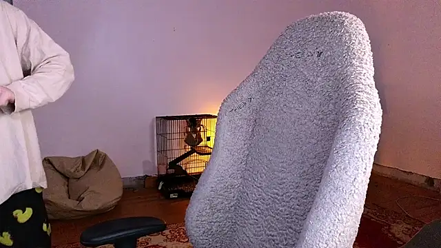 esajukyy online show from May 27, 3:08 pm