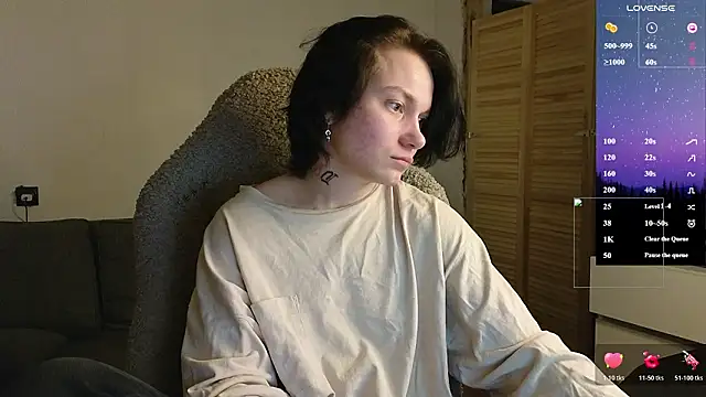 esajukyy online show from February 28, 1:00 pm