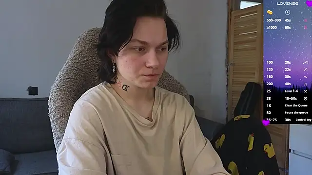 esajukyy online show from April 15, 5:02 am