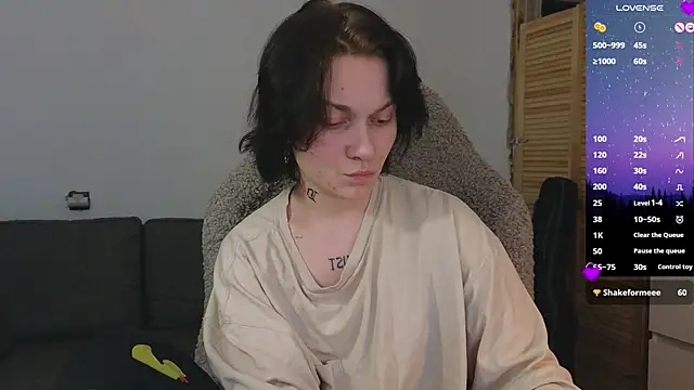 esajukyy online show from April 20, 4:30 pm