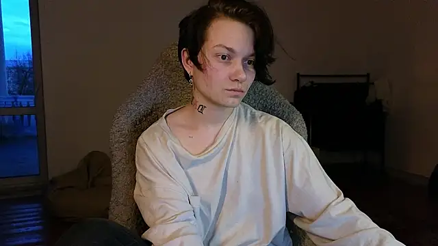 esajukyy online show from May 14, 2:36 pm