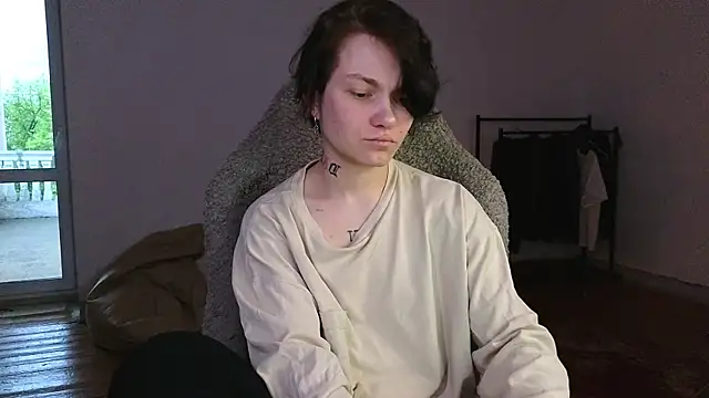 esajukyy online show from May 29, 1:39 pm