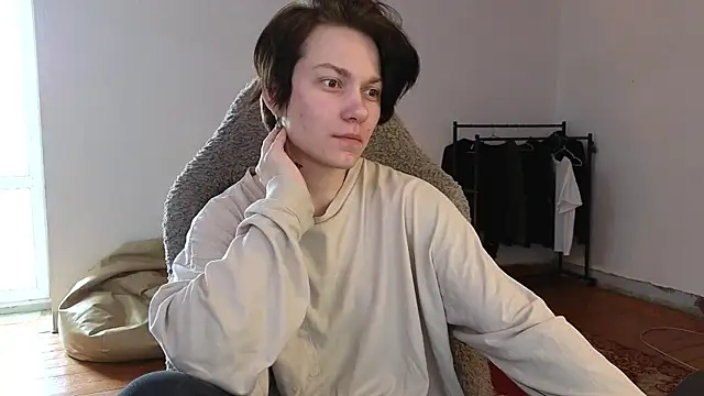 esajukyy online show from May 30, 5:14 am
