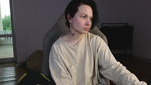 Snapshot of esajukyy chatting on June 12, 2:48 pm esajukyy online show from June 12, 2:48 pm