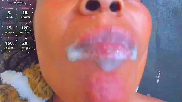 KamariaFyre online show from November 4, 4:00 pm