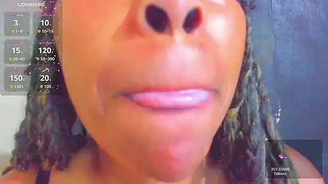 KamariaFyre online show from November 3, 8:12 pm