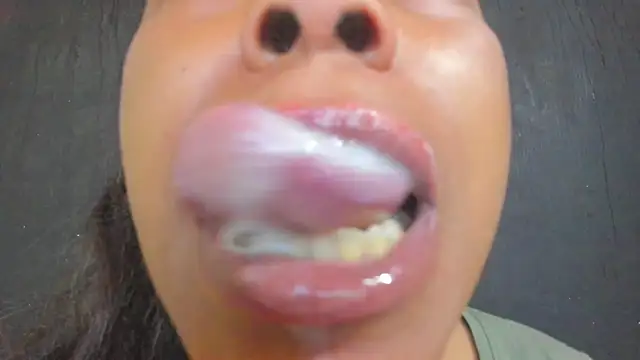 Snapshot of KamariaFyre chatting on March 2, 2:58 pm KamariaFyre online show from March 2, 2:58 pm