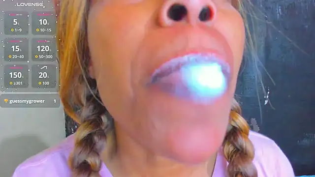 KamariaFyre online show from November 29, 3:17 am