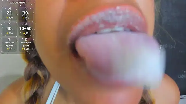 KamariaFyre online show from January 11, 3:57 am