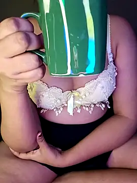 Snapshot of Olivia3 chatting on October 22, 7:24 pm Olivia3 online show from October 22, 7:24 pm