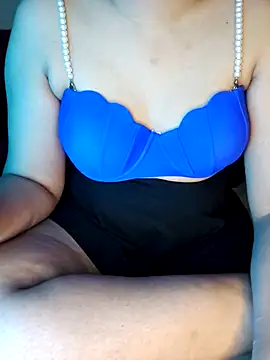 Snapshot of Olivia3 chatting on November 3, 8:45 pm Olivia3 online show from November 3, 8:45 pm