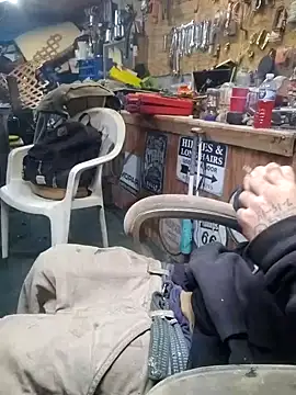 Snapshot of RainlessInitiator2 chatting on November 7, 1:04 pm RainlessInitiator2 online show from November 7, 1:04 pm