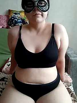 Snapshot of Miranda_Nancy chatting on February 3, 8:46 am Miranda Nancy online show from February 3, 8:46 am