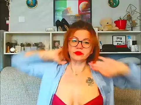 Snapshot of Natali3855 chatting on May 6, 4:05 am Natali3855 online show from May 6, 4:05 am